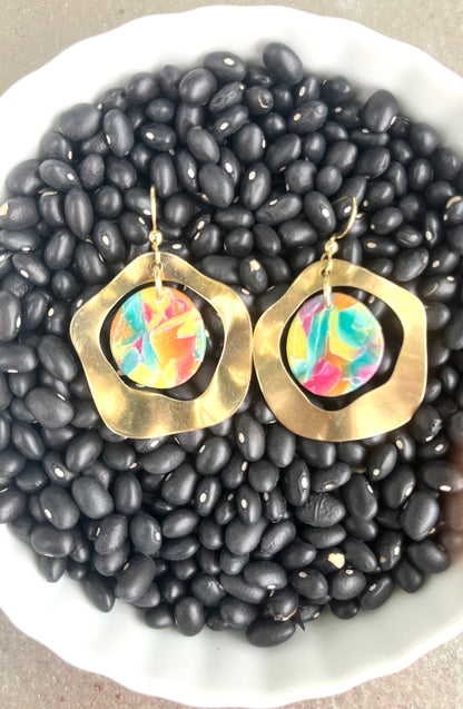 Shiny Vibrant Pebble and Wavy Brass Circle Dangle Earrings