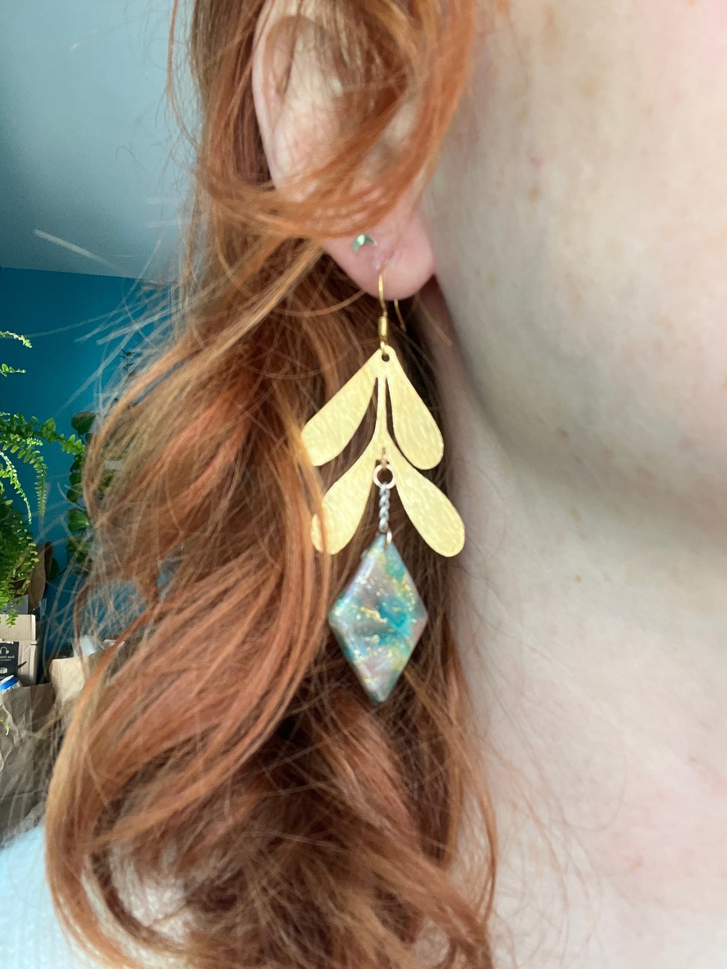 Faux Stone Diamond Leaf Chain Dangle Earrings