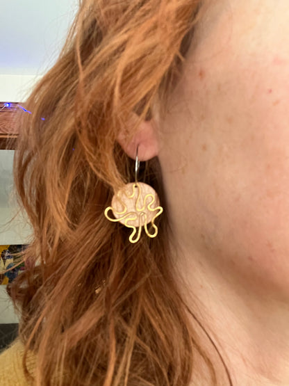 Squiggle copper disc dangle earrings, handmade polymer clay — Hammer & Thread