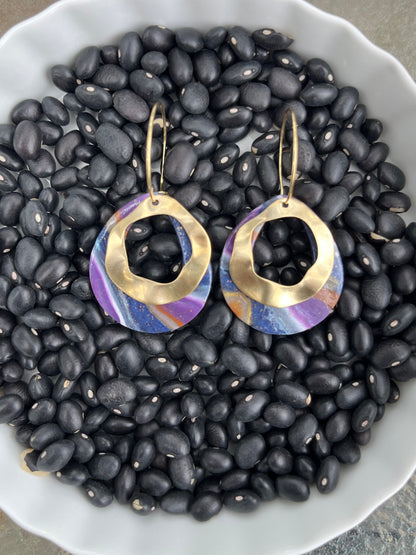 Purple Agate Oval Wavy Brass Hoop Dangle Earrings