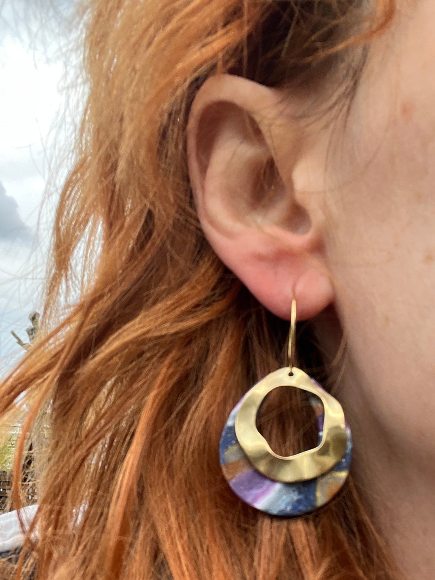 Purple Agate Oval Wavy Brass Hoop Dangle Earrings