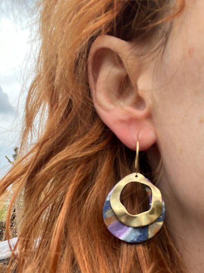 Purple Agate Oval Wavy Brass Hoop Dangle Earrings