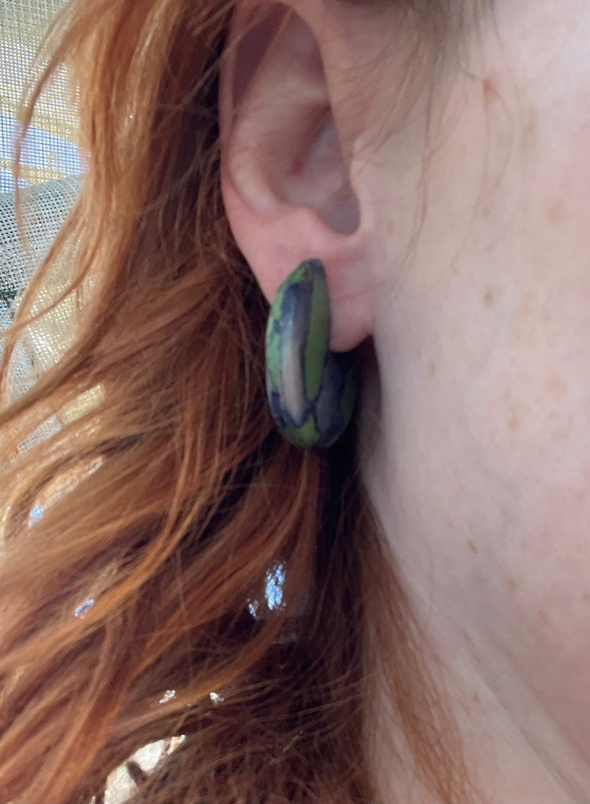 Green marble huggy hoop earrings, handmade polymer clay — Hammer & Thread