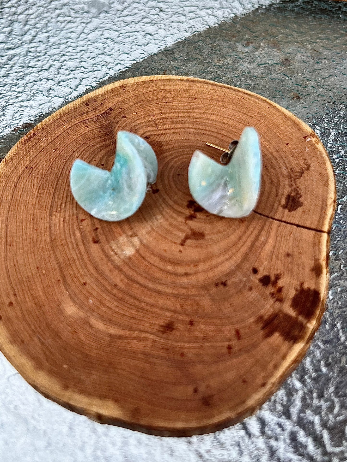 Faux Stone Ripple Studs