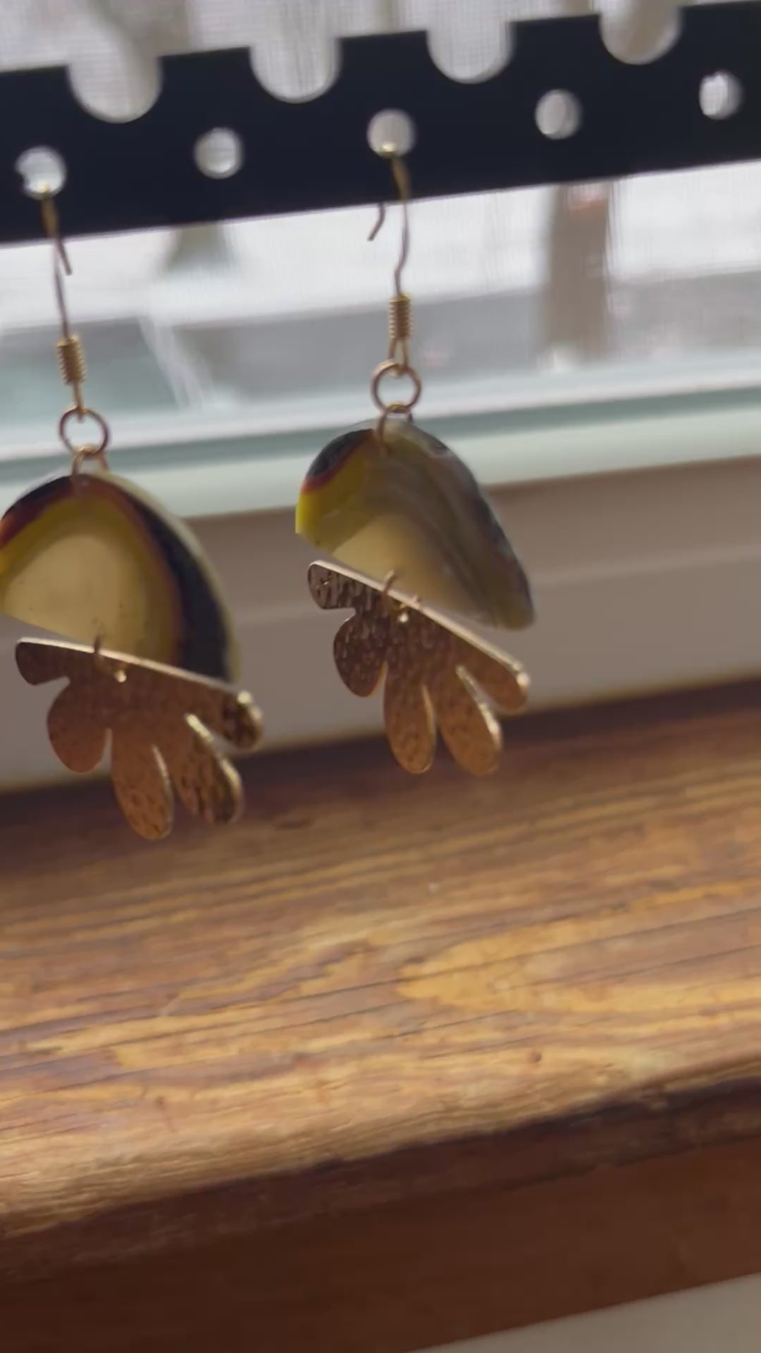 Earthy agate semi circle flower dangle earrings, handmade polymer clay — Hammer & Thread