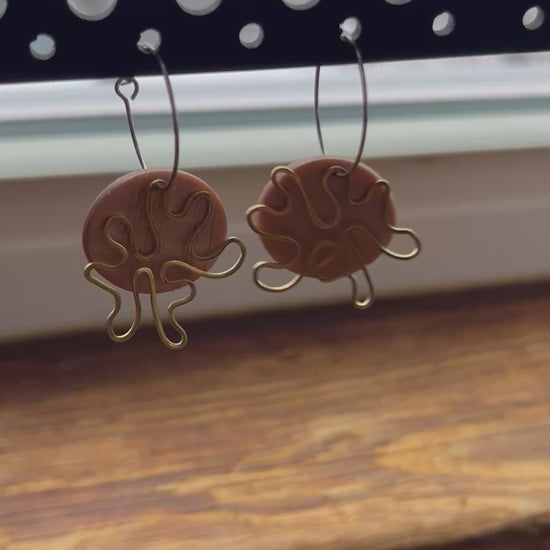 Earthy agate circle dangle earrings, handmade polymer clay — Hammer & Thread